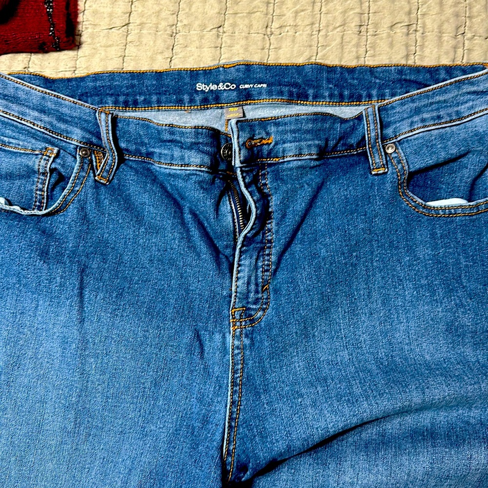 Style and Co plus size 20 Jean Capri.